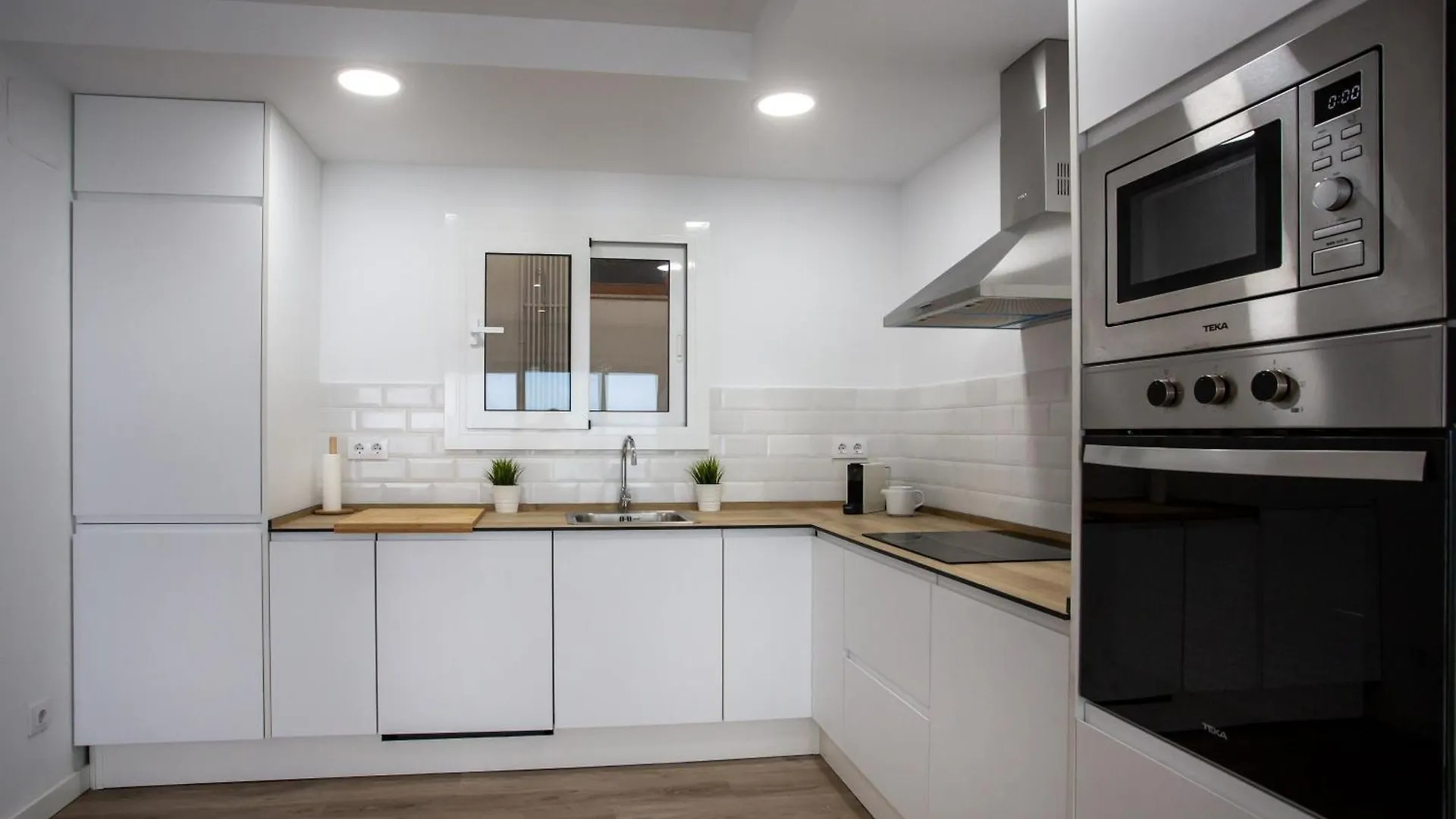 Blanes Beach Front Apartment 0*,